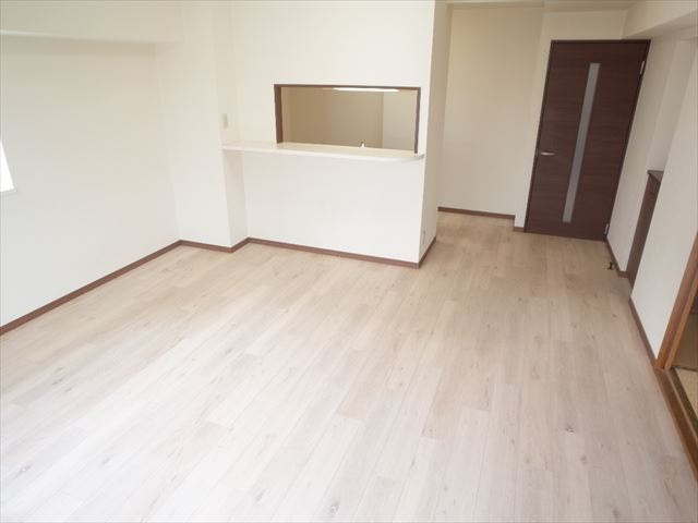 【居間・リビング】 | ゆったり過ごせる居間です