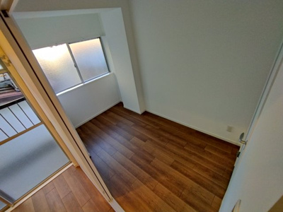 【洋室】 | ホワイトヴィラ　2