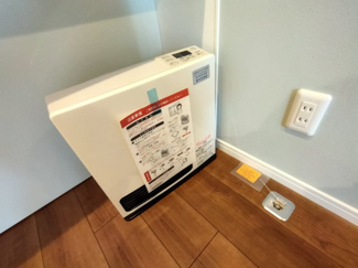 【設備】 | ホワイトヴィラ　2 | ガスファンヒーター