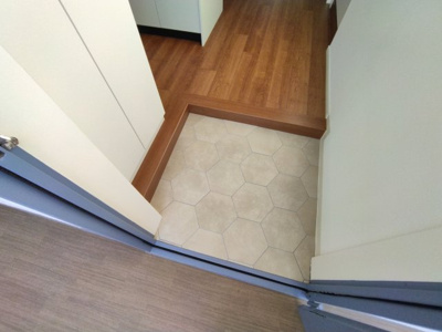 【玄関】 | ホワイトヴィラ　2