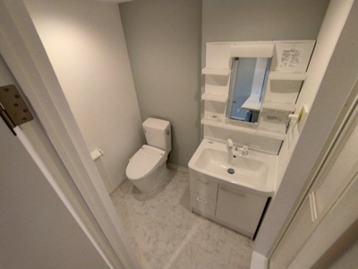 【洗面所】 | ホワイトヴィラ　2