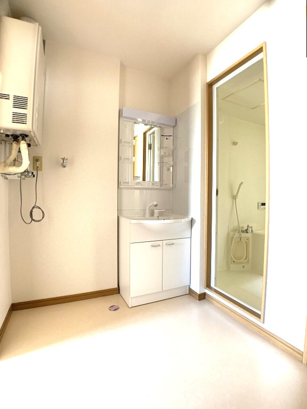Liyaマンションの独立洗面台