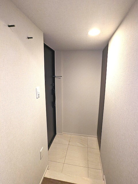 パークフラッツ蔵前の設備|玄関にコートフック付きです