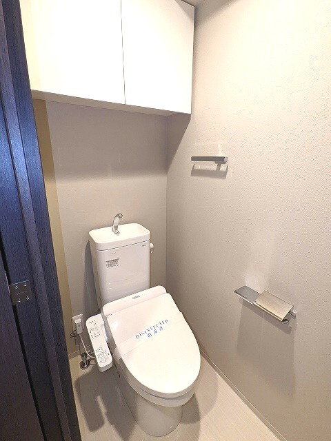 パークフラッツ蔵前のトイレ|温水洗浄便座、スマホホルダーあります