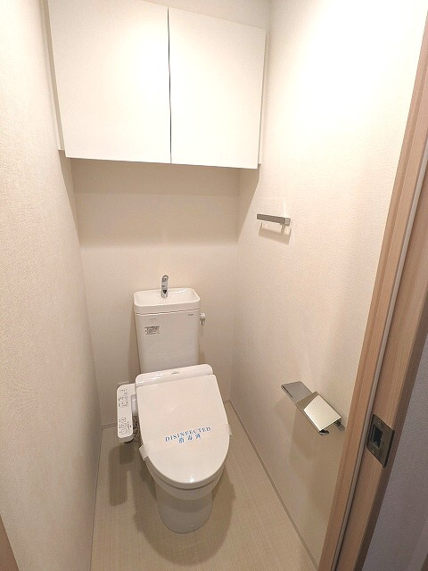 パークフラッツ蔵前のトイレ|温水洗浄便座、スマホホルダーあります