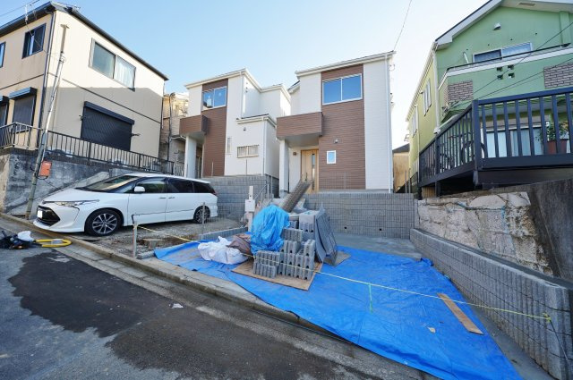 【横浜市旭区白根６丁目６４新築戸建て１号棟】★仲介手数料無料★（不動丸小学校・鶴ヶ峰中学校）の外観