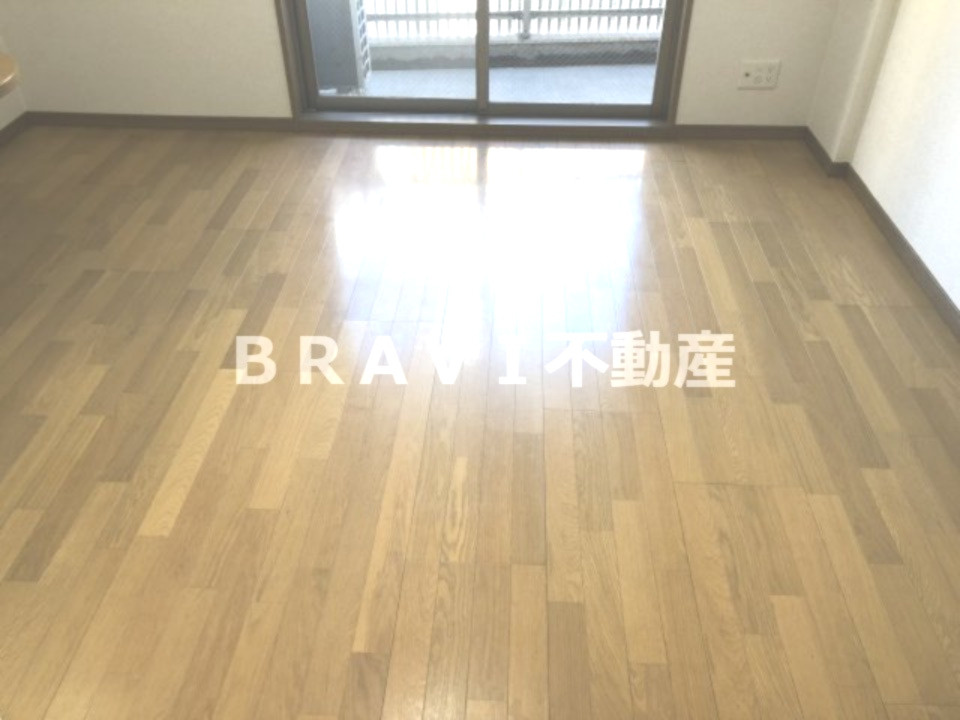 エイペックス松屋町ヴァンデュール　BRAVI不動産の居間・リビング|【エイペックス松屋町ヴァンデュール】ゆったり過ごせるリビングです