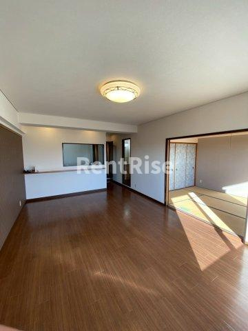 グランプラス西島の居間・リビング