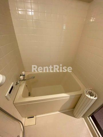 グランプラス西島の浴室