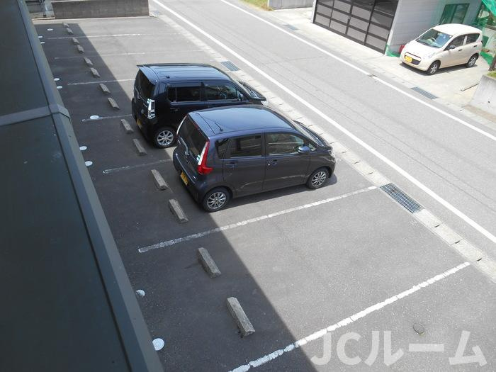 タウンコートながみねの駐車場