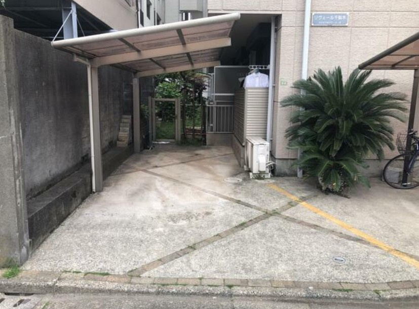 【駐車場】