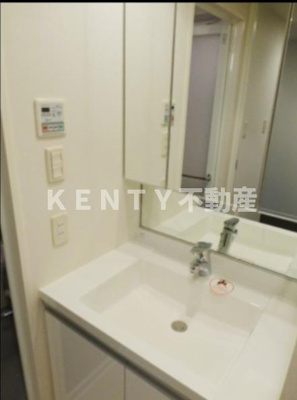 【洗面所】 | レジディア千鳥町 | ゆったりとスペースのある洗面所