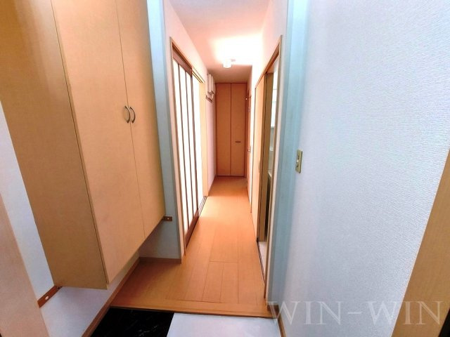 リビングタウン下地 Bの玄関