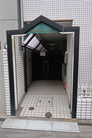 フローリエ細山Ⅰのエントランス