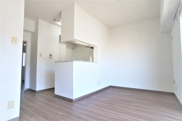 薬園台ガーデンヒルズの居間・リビング|カウンターキッチンになります