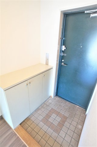 薬園台ガーデンヒルズの玄関|玄関も広めです。