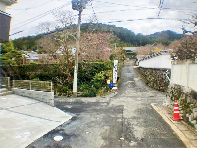 ◆南東角地◆ＬＤＫ約２０帖！タタミコーナー付き３ＬＤＫ◆リーブルガーデン京都市左京区一乗寺燈籠本町の前面道路含む現地写真|前道