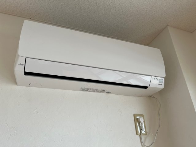 【設備】 | グランドハイツ百北 | 南側洋室エアコン
