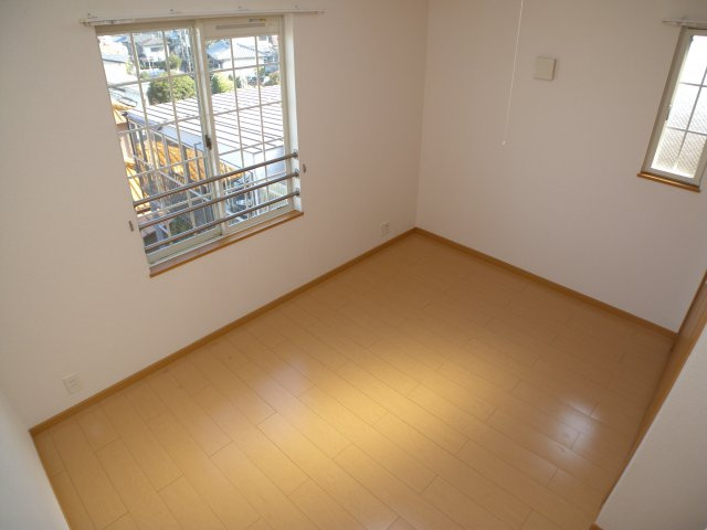 クリスタルハイツ緑が丘の洋室