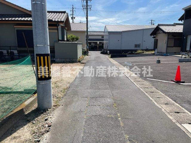 ５９５６４　羽島郡岐南町八剣北土地の前面道路含む現地写真