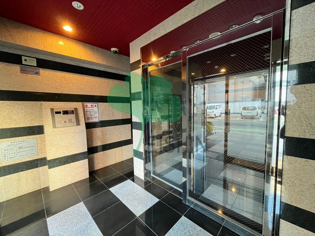 ピュアドームアートフル平尾のエントランス