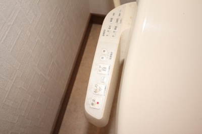 【トイレ】 | エスペランス６ | 温水洗浄暖房便座
203号室　2018/9/17撮影