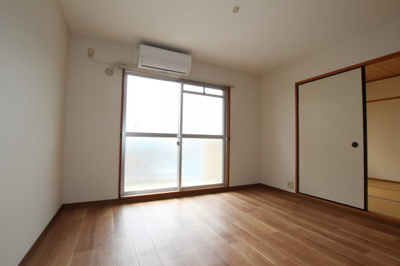 【居間・リビング】 | エスペランス６ | ゆったり過ごせる居間です
203号室　2018/9/17撮影