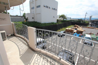 【バルコニー】 | エスペランス６ | 暖かな日差しのふりそそぐバルコニー
203号室　2018/9/17撮影