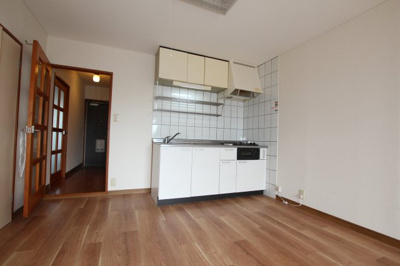 【居間・リビング】 | エスペランス６ | ゆったり過ごせる居間です
203号室　2018/9/17撮影