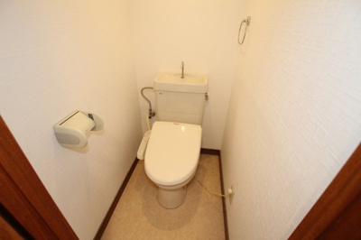 【トイレ】 | エスペランス６ | トイレもきれいです
203号室　2018/9/17撮影