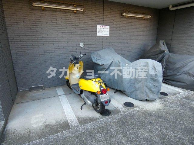 イクシア蘇我駅前の駐車場|駐車場があるので、車を買う予定の方も安心です