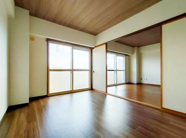 フォリストシティヒルズミナミの洋室