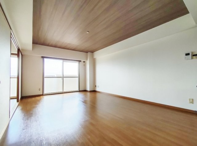 フォリストシティヒルズミナミの居間・リビング