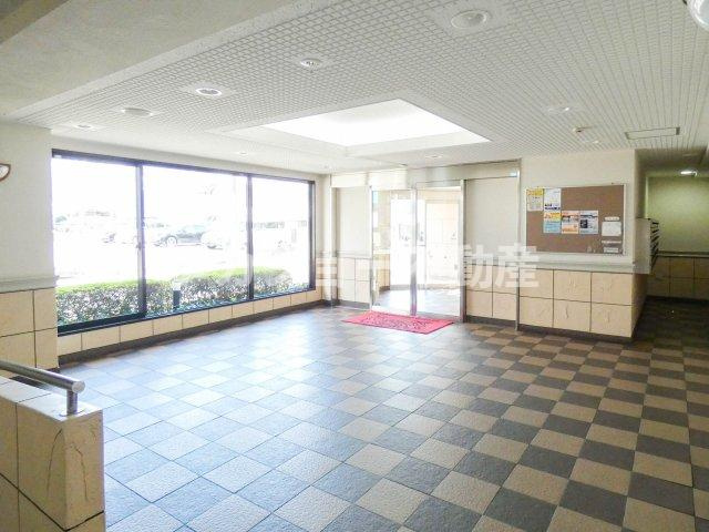 ライオンズマンション蘇我駅前のエントランス|建物の内部です