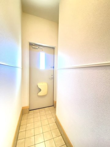 グローリーアカヒラの玄関