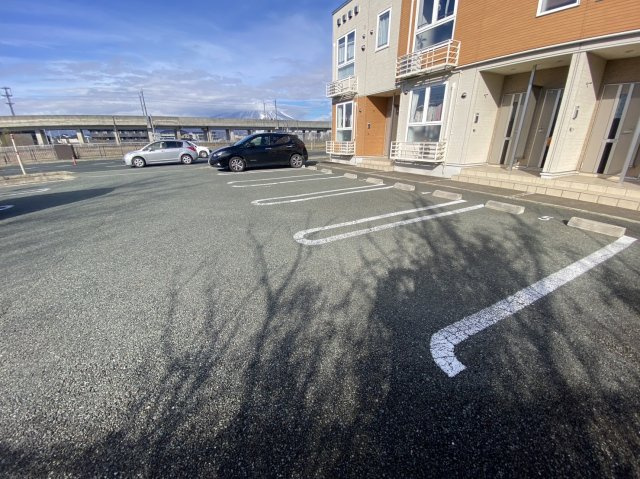 グローリーアカヒラの駐車場