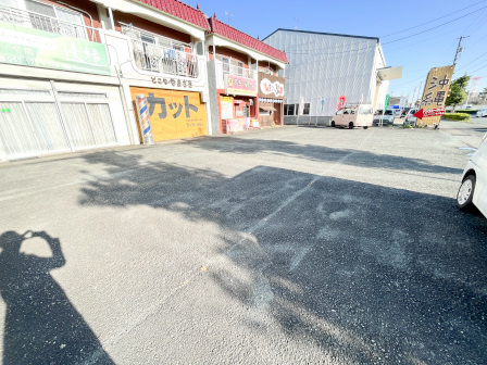 RUBY店舗の駐車場