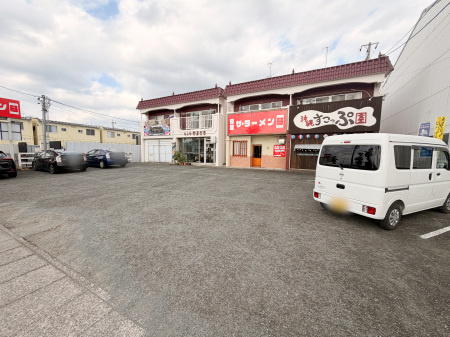 RUBY店舗の駐車場