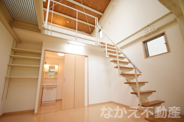 【居間・リビング】 | こちらの居間で趣味の時間をお楽しみください