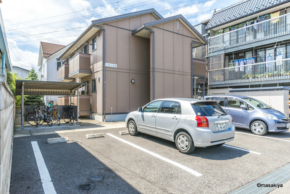 フィオーレ吉田の外観