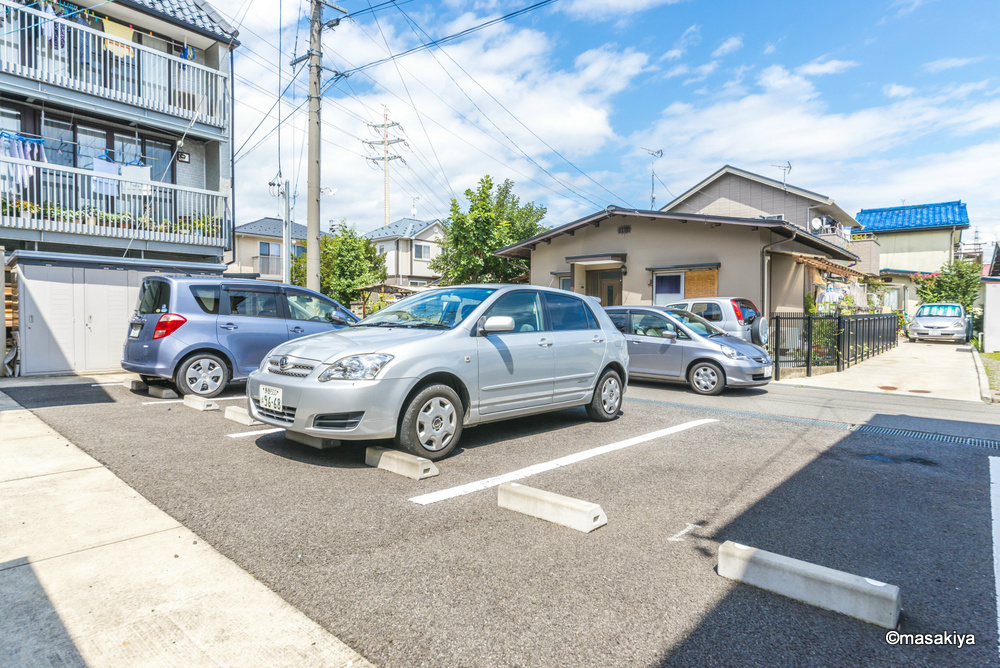 フィオーレ吉田の駐車場|駐車場