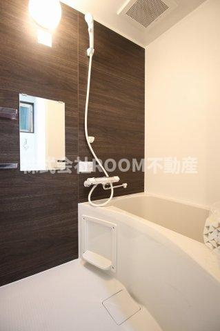 T・One(ティー・ワン)の浴室|落ち着いた空間のお風呂です