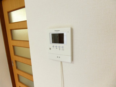 【セキュリティ】 | ブランドール八乙女 | 突然の来客時もＴＶモニターホンでしっかり確認。