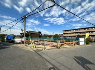 【前面道路含む現地写真】