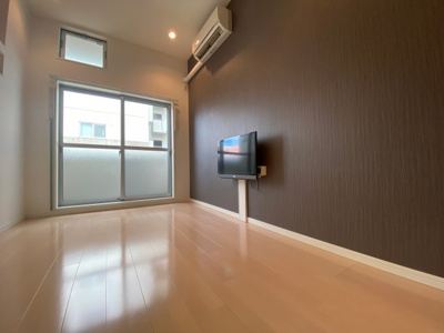 【居間・リビング】 | K＆K Dream 今池 | こちらの居間で趣味の時間をお楽しみください