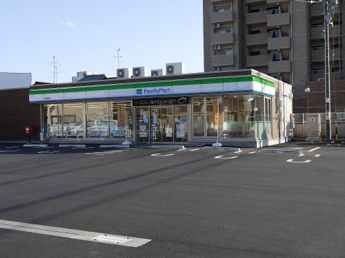 カーサ絆 Ⅱの周辺|【コンビニエンスストア】ファミリーマート津岩田町店まで568ｍ