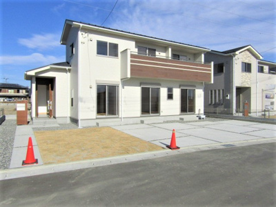 【駐車場】 | ブルーミングガーデン甲府市中町 | 広々としたカースペースあり♪
4台駐車可能！（車種による）