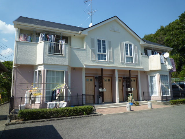 ブルグ中林の外観