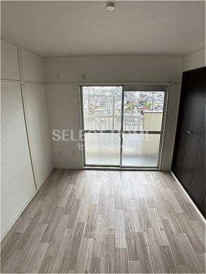 【寝室】 | マンション西浦 | 開放的な寝室です