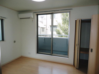 【洋室】 | 伸和ハイツ | 使い勝手のいい洋室です